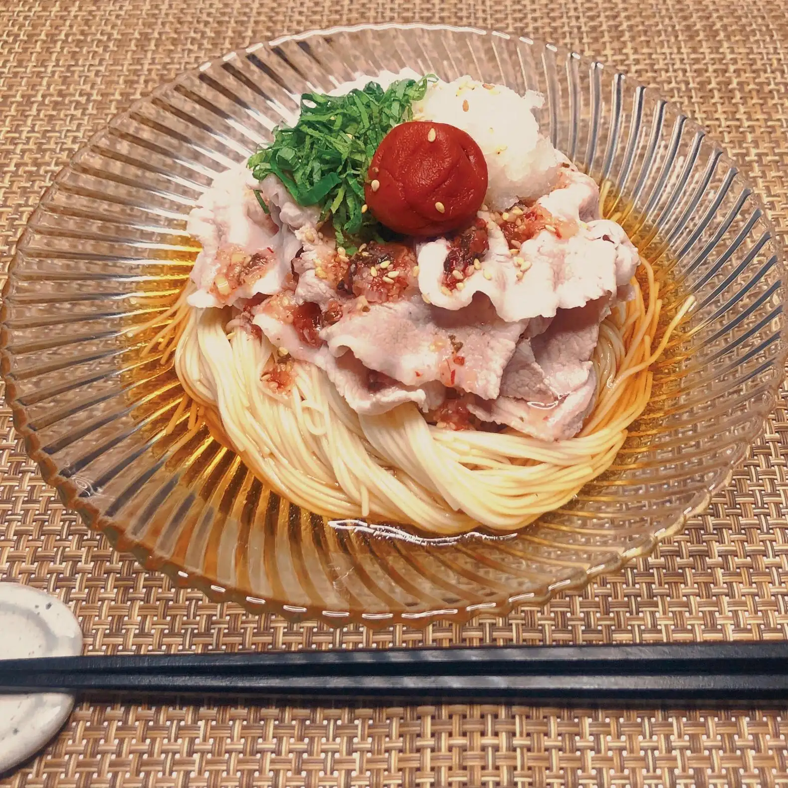 まる。