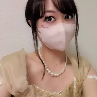 a girl from live-de55 https://picture2.livede55.com/images/p5-1433058692