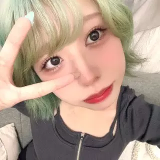 a girl from live-de55 https://picture2.livede55.com/images/p5-1435345659