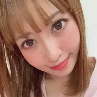 a girl from live-de55 https://picture2.livede55.com/images/p5-836874497